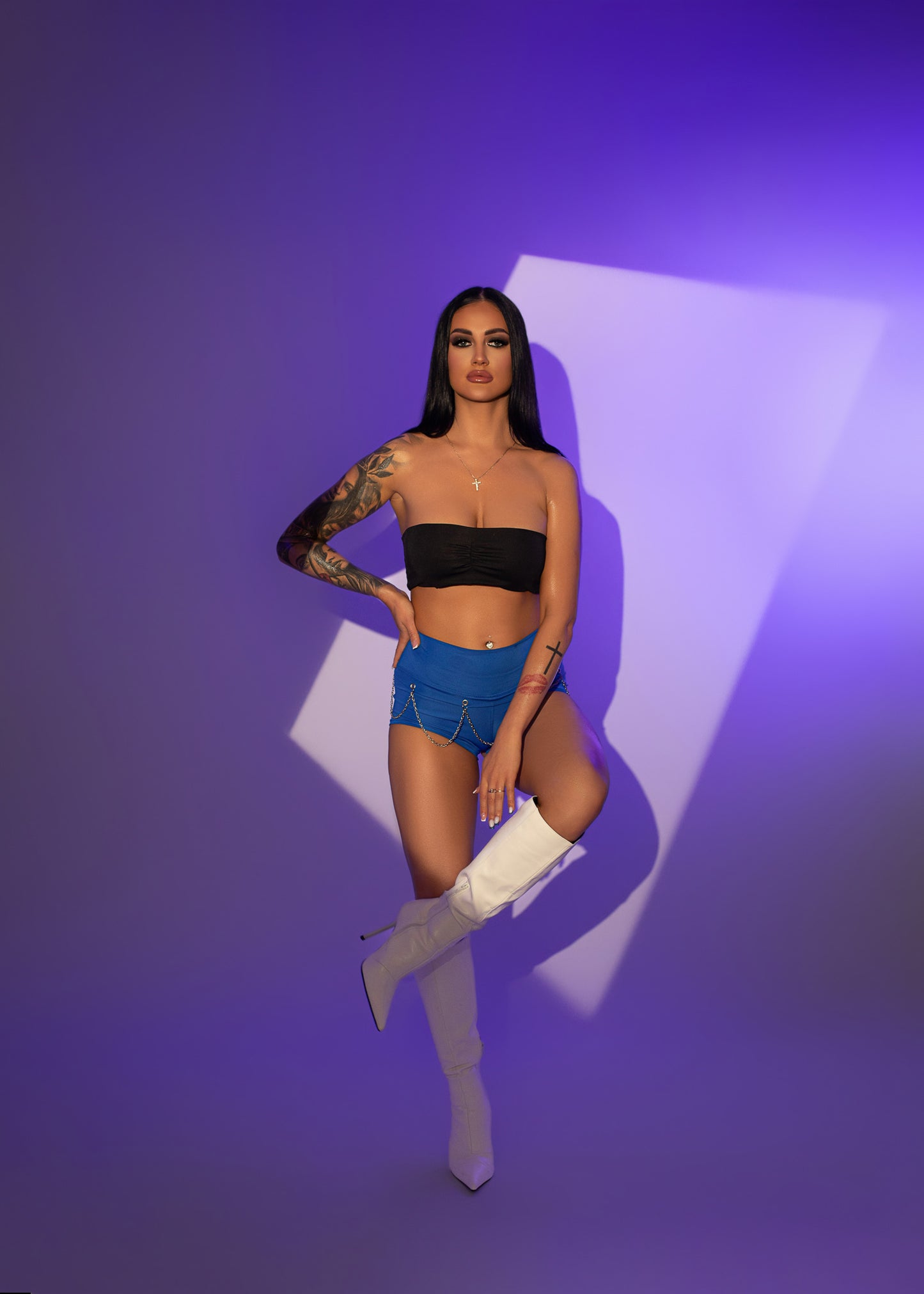 dancewear london for women. twerk clothes, twerk shorts. blue twerk shorts, booty shorts, chain shorts, cut out twerk shorts, dance costume. twerk outfit. pole dance outfit, best twerk shorts.